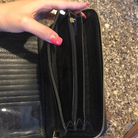 Michael Kors Continental Leather Wallet (Large) - Picture 4 of 8